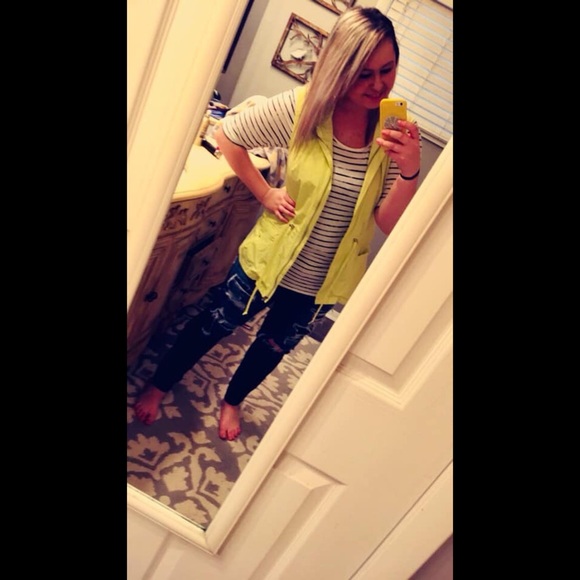 Peck & Peck Jackets & Blazers - 💛Yellow Vest